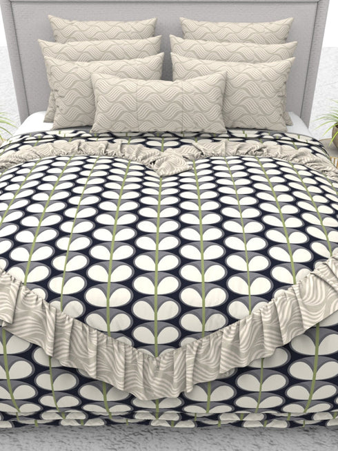 The White Moss Valentine Heart Winter comforter with 2 pillow covers